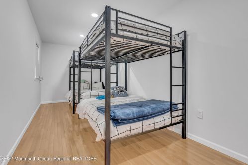 718 Grassmere Ave, Tinton Falls NJ  07712-4333 exterior