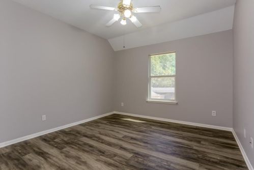 2207 Stoneycreek Park Ct, Conroe TX  77385 exterior