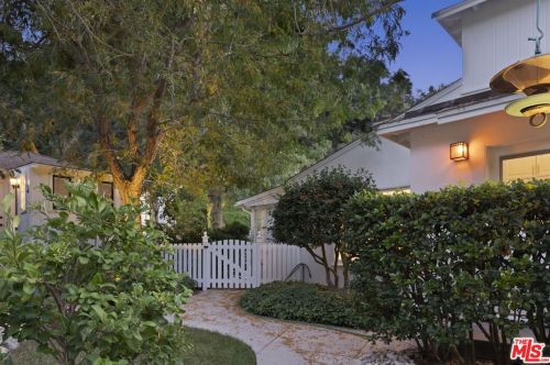 2480 Chevy Chase Dr, Glendale CA  91206-1845 exterior