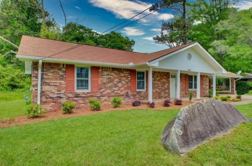 5805 Feldwood Rd, Atlanta GA  30349-2868 exterior