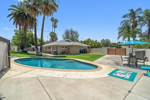2321 Daventry Rd, Riverside CA  92506-1531 exterior