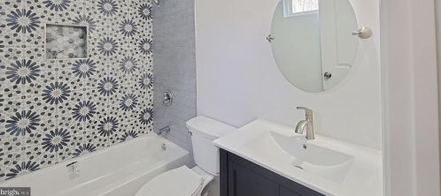 15124 Concord Dr, Woodbridge VA  22193-1640 exterior