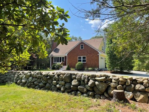 371 Weaver Hill Rd, Coventry, RI 02816-4618