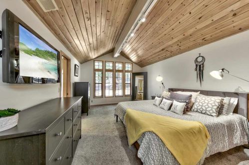11576 Chamonix Rd, Truckee CA  96161-6413 exterior