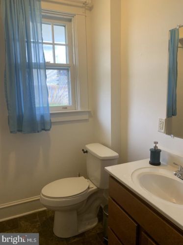 551 Walnut St, Lancaster PA  17603-3337 exterior