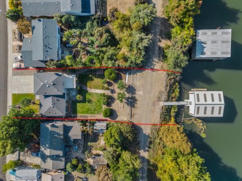 2869 Calariva Dr, Stockton, CA 95204-1406