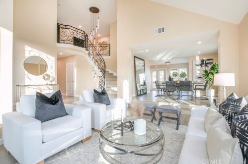 815 Moorside Dr, Glendale CA  91207-1135 exterior