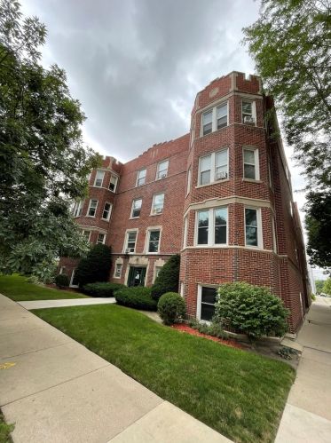 6056 Claremont Ave, Chicago IL  60659-5230 exterior