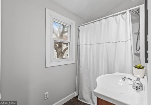 394 Dewey St, Saint Paul MN  55104-3530 exterior