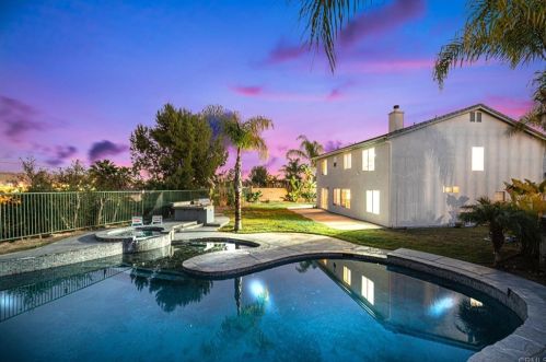 2121 Chateau Ct, Chula Vista CA  91913-3161 exterior