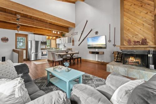 3102 Silver Strike, Truckee CA  exterior