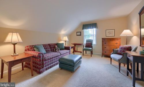 142 Bentley Ln, Lancaster PA  17603-6204 exterior