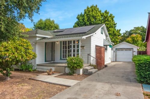 22562 Hennings Ct, Hayward, CA 94541-3026