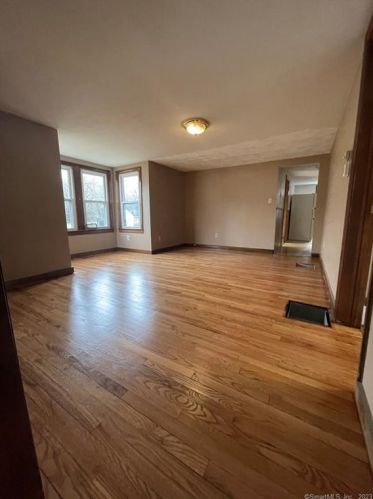 274 Bristol St, Southington CT  06489-4506 exterior