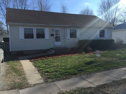 204 Fortune St, Virden, IL 62690-1229