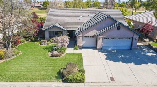 7010 Emerald St, Sharon, CA 93610-8458