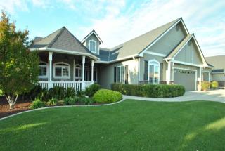515 Lester Ave, Clovis, CA 93619-7562