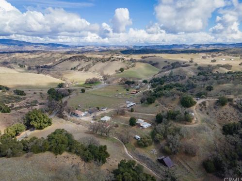 75057 Bryson Hesperia Rd, Lake Nacimiento, CA 93426-9415