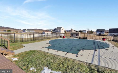 67 Tinning Ct, Hedgesville WV 25427-7367 exterior