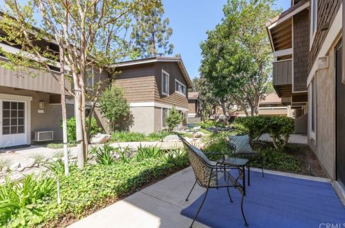 117 Streamwood, Irvine CA  92620-1946 exterior