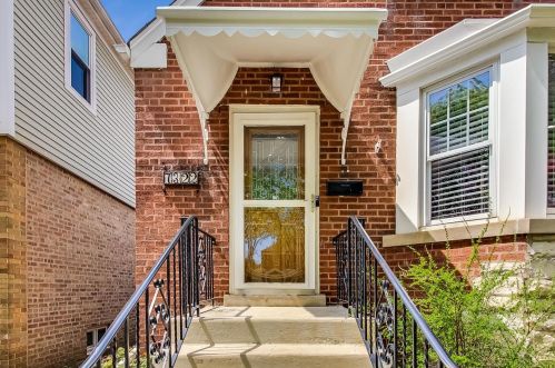 7322 Oketo Ave, Chicago, IL 60631-4376