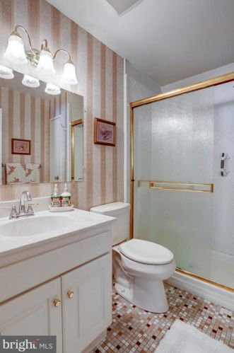 54 Valleybrook Dr, Lancaster PA  17601-4612 exterior