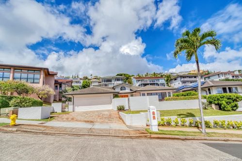 650 Kaulana Pl, Honolulu HI  96821-2533 exterior