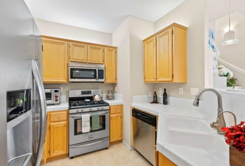 3343 Midtown Pl, San Jose, CA 95136-3957