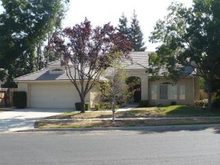 805 Park Ave, Clovis, CA 93611-8543