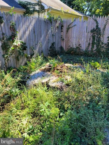 1123 Harrisburg Pike, Carlisle PA  17013-1618 exterior