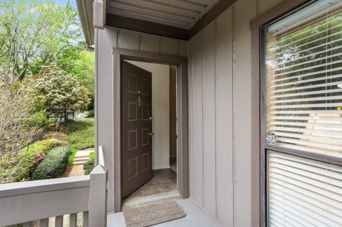 503 Embers Dr, Marietta, GA 30067-5482