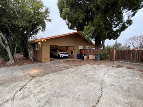 1715 Denkinger Rd, Concord CA  94521-1152 exterior