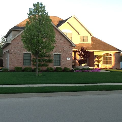 141 Rhode Island Ave, Mayfair, IL 61550-8944