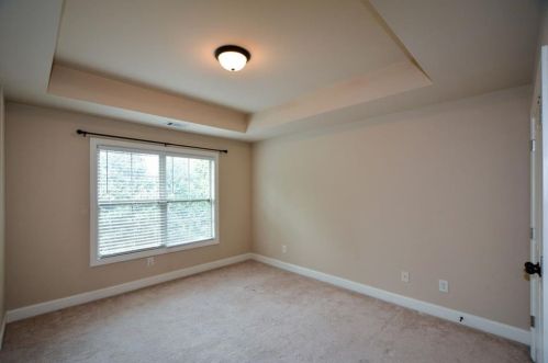 7880 Glisten Ave, Atlanta GA  30328-2465 exterior