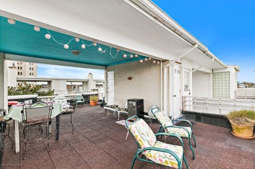 3 Deal Lk Ct, Tinton Falls NJ 07712-5116 exterior