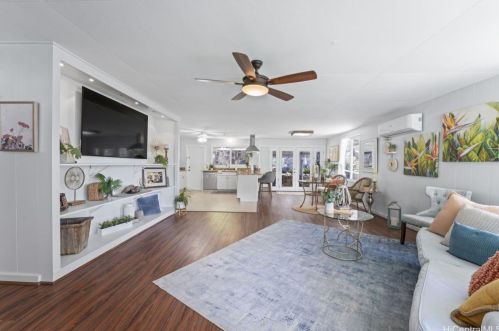 2071 10th Ave, Honolulu HI  96816-2929 exterior