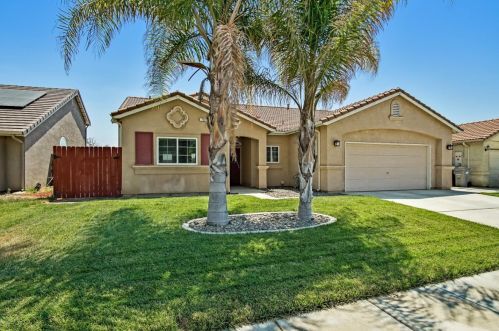 752 Santa Ana Ct, Los Banos, CA 93635-9229