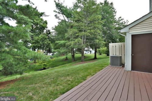 24 Dorset Ct, Princeton NJ  08540-7054 exterior