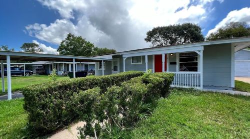 816 Higgins St, Angleton TX  77515-4521 exterior