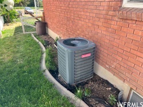 328 100, Clearfield UT  84015-9285 exterior
