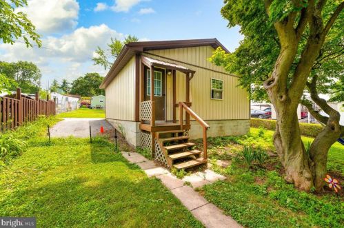 1722 King St, York PA  17404-5619 exterior