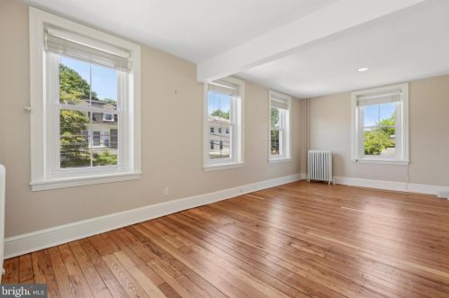 28 Gravers Ln, Philadelphia PA 19118-4132 exterior