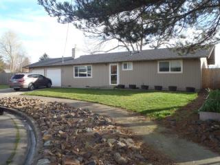 2424 Alma Dr, Medford, OR 97504-4810