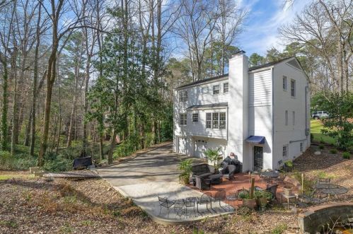 658 Edinboro Rd, Atlanta GA  30327-1214 exterior