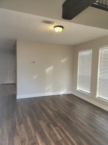 809 Pioneer Dr, Irving TX  75061-7433 exterior