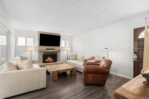 22631 Hickory Ave, Torrance CA  90505-2945 exterior