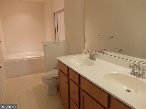 78 Sundance Dr, Trenton NJ 08619-3968 exterior