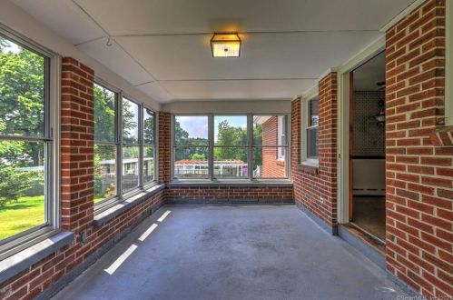 91 Wrinn St, Wallingford CT  06492-3141 exterior