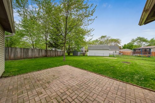 235 Bristol Ct, Lemont IL  60440-1684 exterior