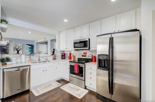 922 Willow Dr, Denver CO  80603-7761 exterior